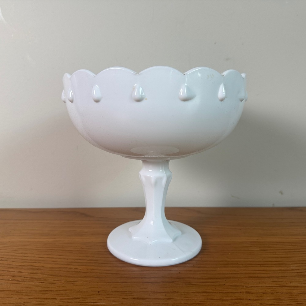 Vintage White Milk Glass‎ Pedestal Compote Bowl Scalloped Teardrop Pattern